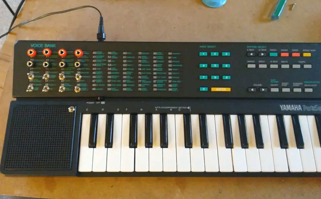 How to Circuit Bend a Yamaha PSS 140 - The Velvet Shadow